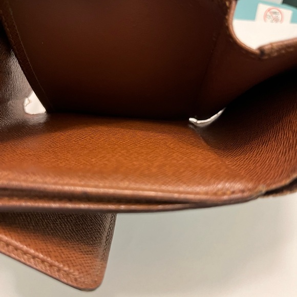 Vintage Louis Monogram Vuitton Elise Wallet - Picture 2 of 11